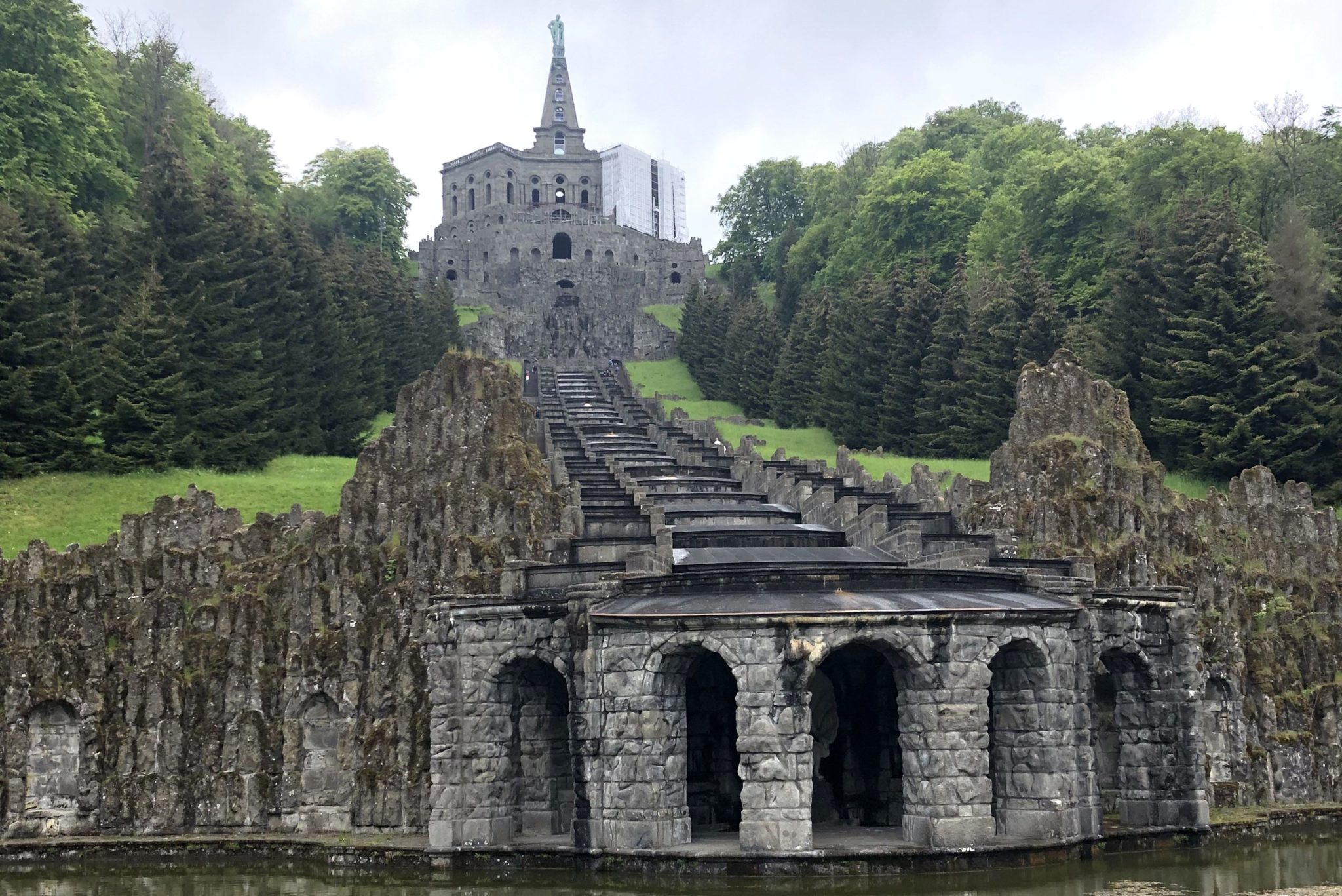 885 Stufen entlang des Herkules Wind und Wetter wandern