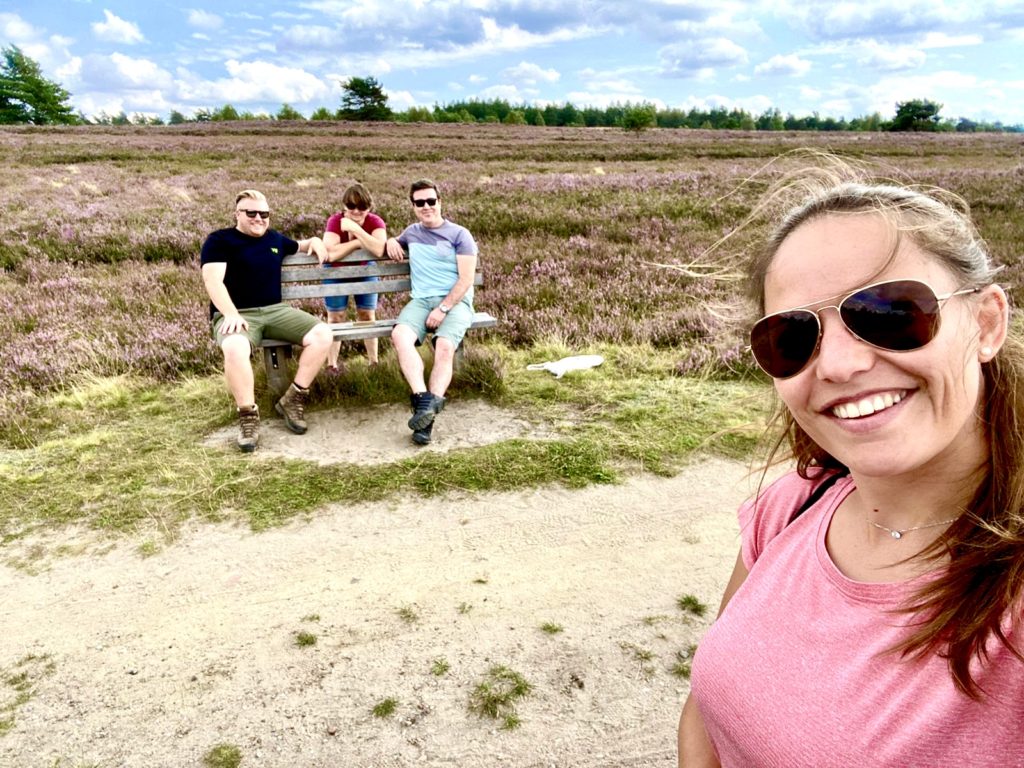 Selfie von vier Menschen in der Lüneburger Heide